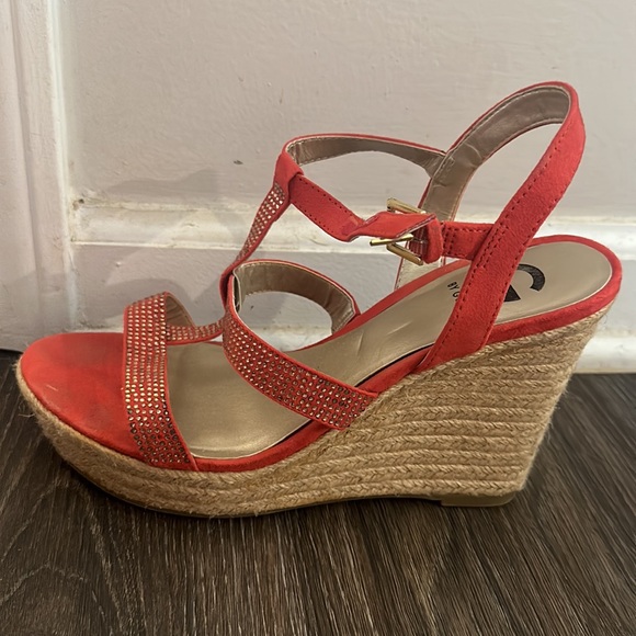 Coral Wedges - Picture 2 of 2